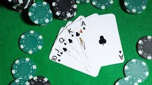 Antarmuka permainan Crash di platform online138 slot menampilkan grafik yang meningkat dan tombol cash out